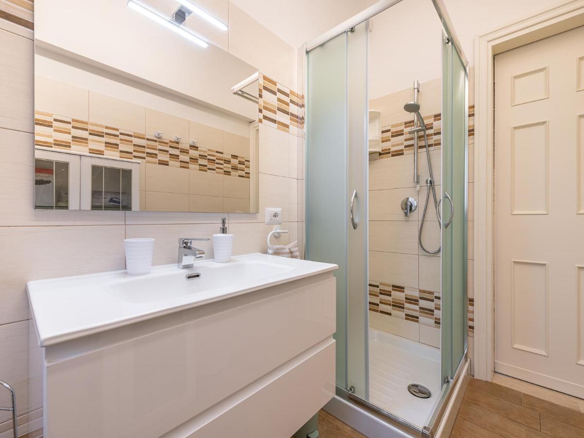 Apartment On Shopping Street كالياري المظهر الخارجي الصورة